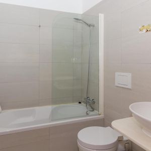 Standard Zimmer mit Kingsize-Bett